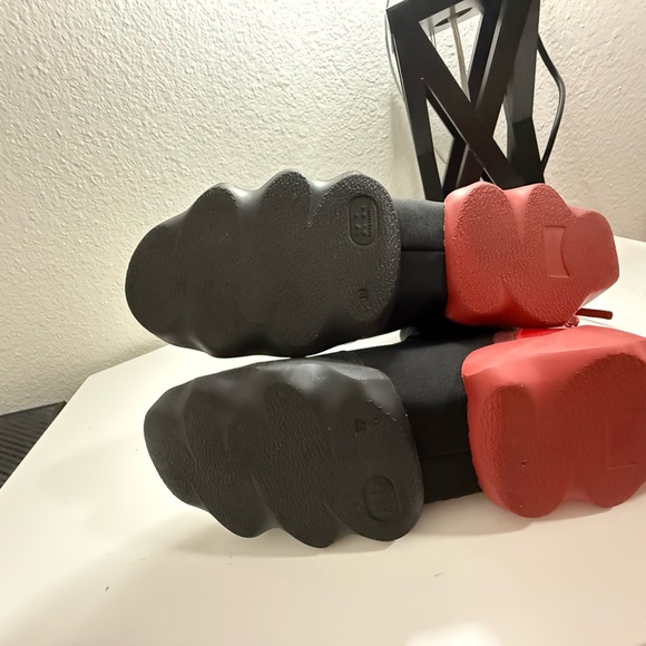 Camper Black and Red Sneakers - Picture 5 of 6